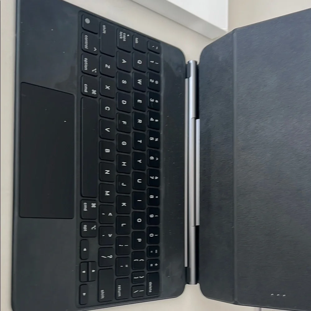 Apple iPad Magic Keyboard - Sleek Black Design